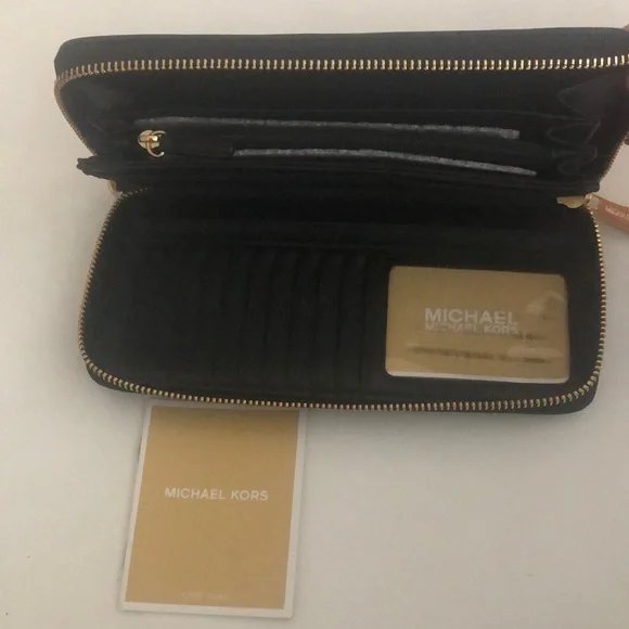 Michael Kors Wallet Black L Jet Set Traveler Logo Continental Wristlet Gold Deta - Picture 7 of 13